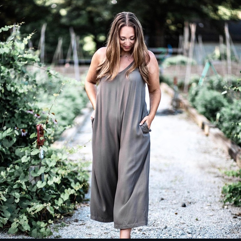 Lovestitch halter jumpsuit size small olive green
